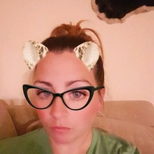 Meet your Posher, Iris